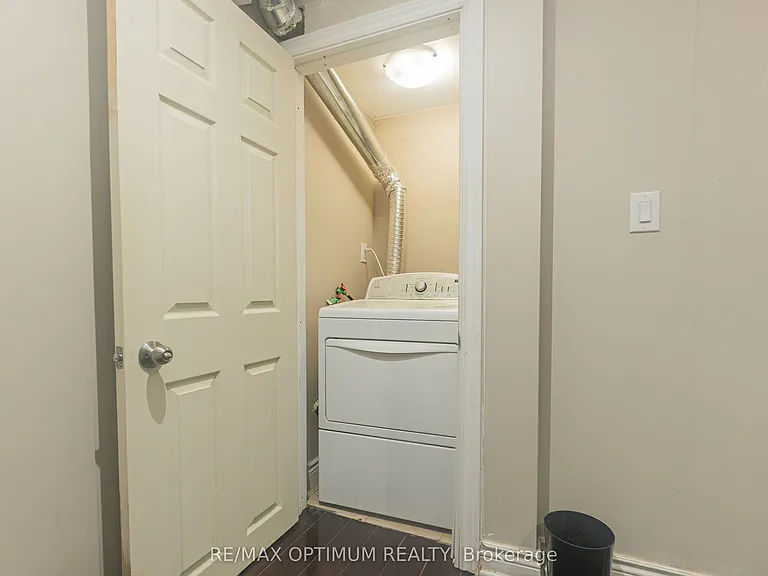 3 Lampman Cres #BASEMENT — Photo 12