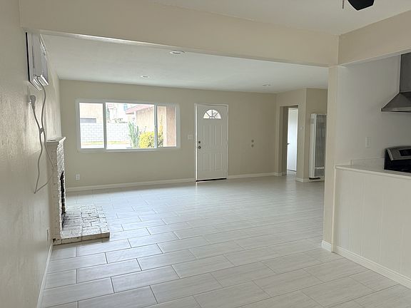 2nd image of 4224 1/2 N La Rica Ave