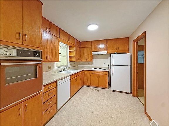 5th image of 510 W 30th St