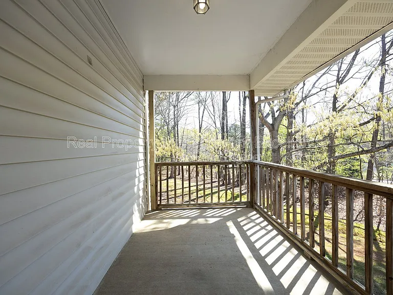 521 Renshaw Ct — Photo 27