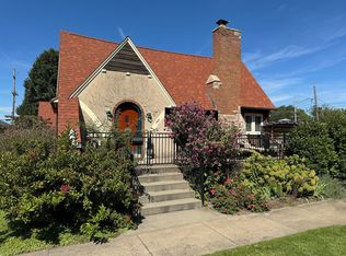 725 3rd St, Savanna, IL 61074