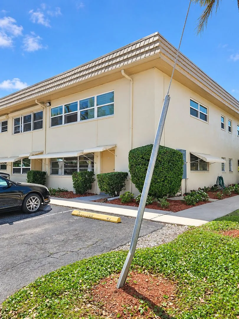 Room With Private Bathroom For Rent St. Petersburg, Fl — Photo 1