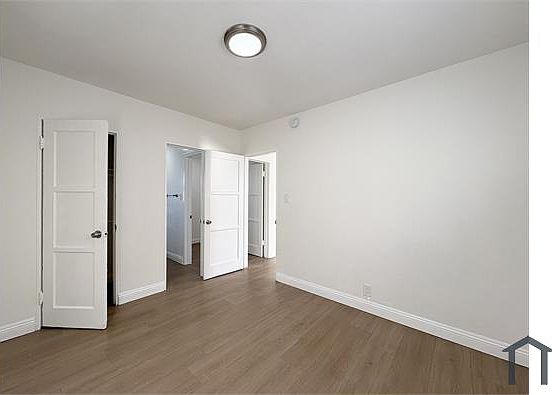 3rd image of 1500 W Florence Ave APT 1