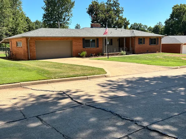 1309 De Soto St, Ponca City, OK 74604