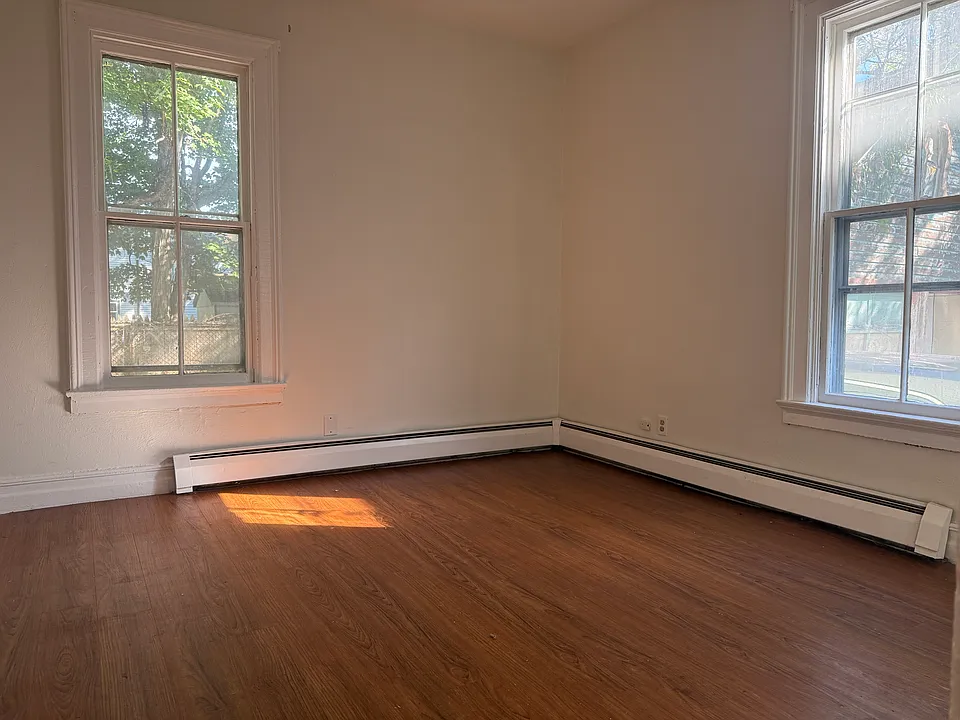 38 E Court St #1R