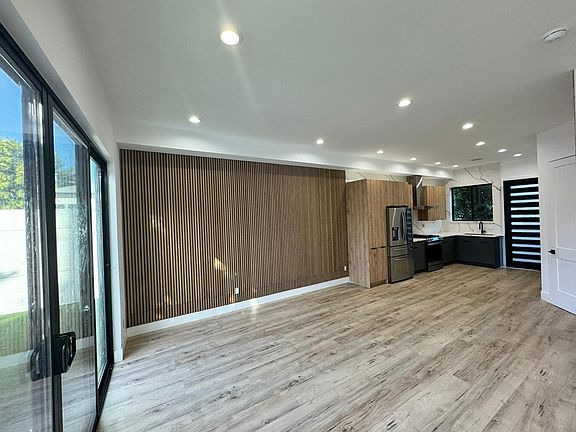 3rd image of 7434 Penfield Ave