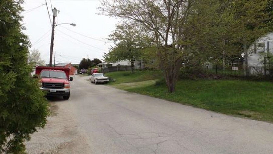 2nd image of 52 Russell Dr