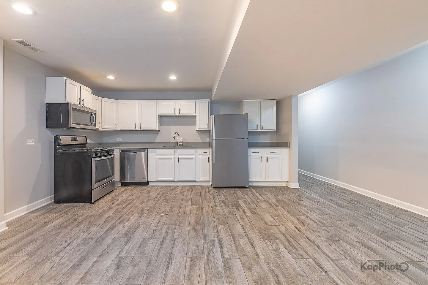 2 bed, $2,350 — Photo 4