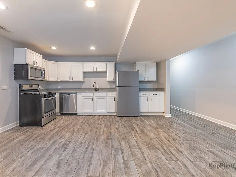 1620 W Warren Blvd #GF — Photo 4