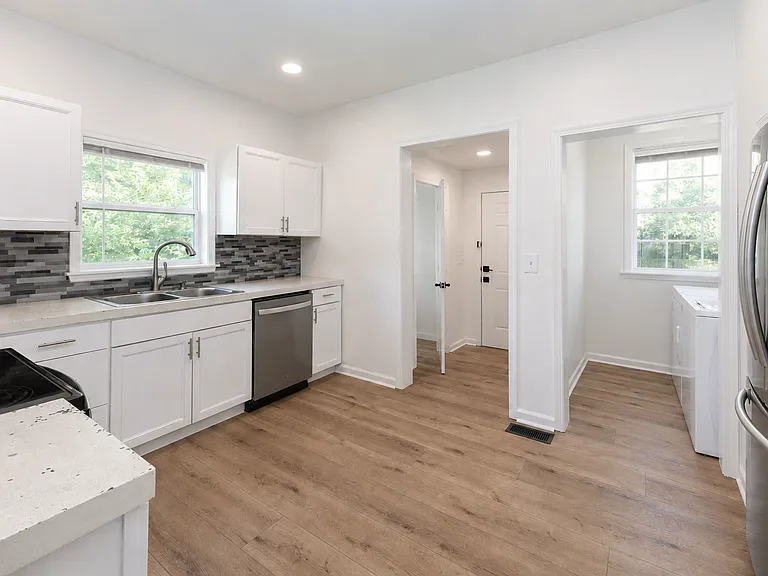 1135 N Keystone Ave #1135 — Photo 9