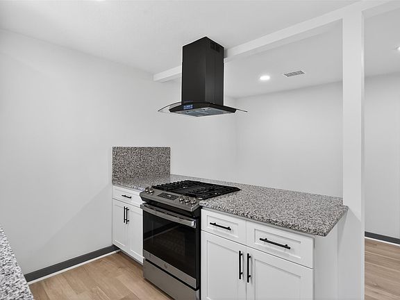 5th image of 710 Knob Hollow St