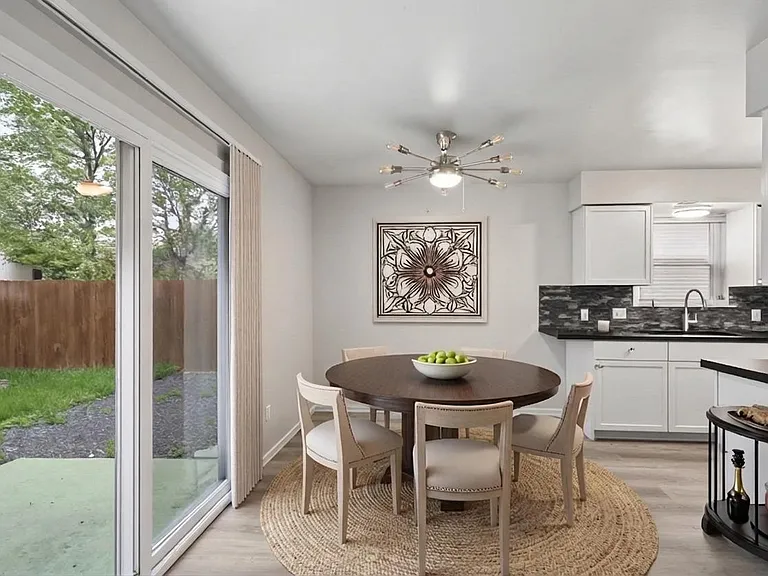 820 Sahara Ave #2 — Photo 12