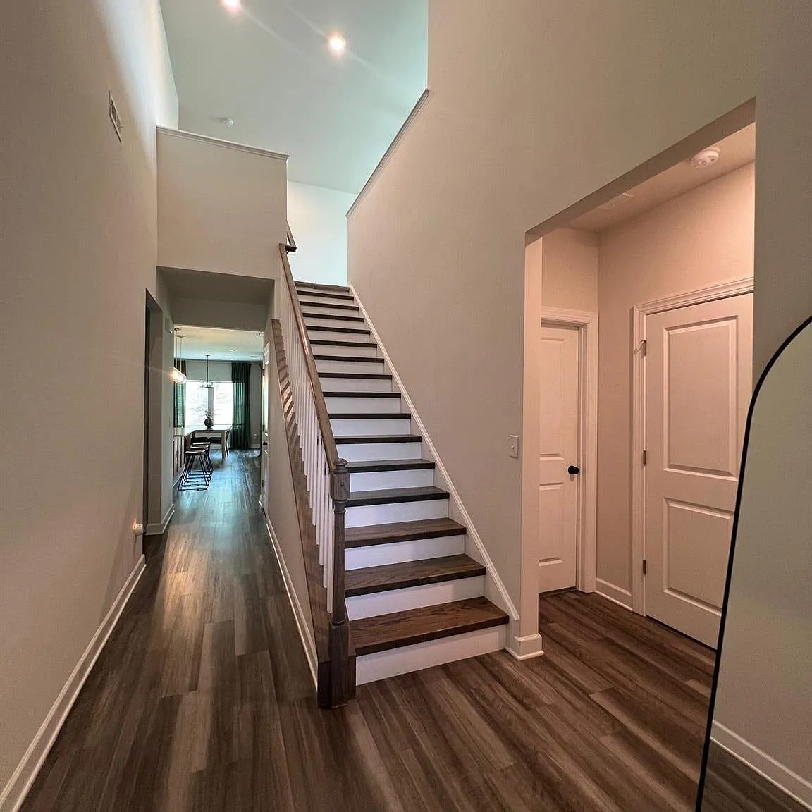 4 bed, 2257 sqft, $3,200 — Photo 3
