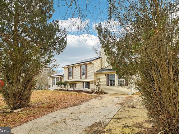 2nd image of 17209 Clairfield Ln