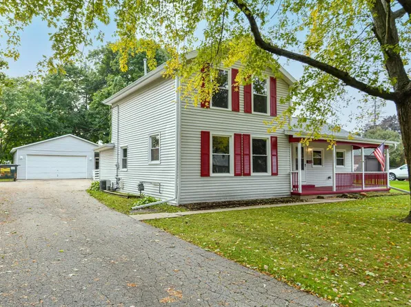 1232 Barnes STREET, Delavan, WI 53115