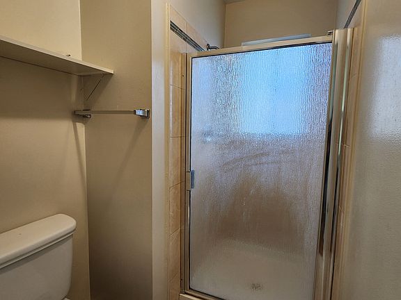 5th image of 1010 Woodgrove Ln