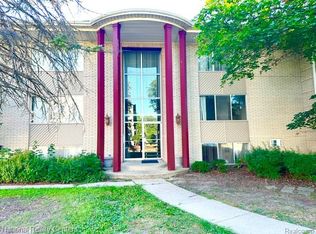 33234 Kingslane Ct APT 6, Farmington, MI 48336