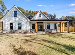 682 Ferguson Pl, Dallas, GA 30132