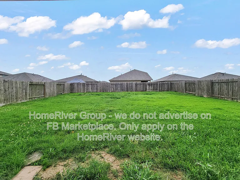 8122 Hush Heights Dr — Photo 21