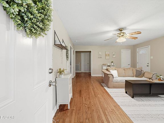 4th image of 119 Old State Cir