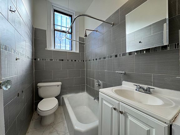 5th image of 165 Nichols Ave APT 1M