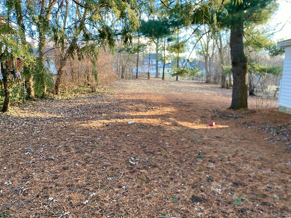 2nd image of 105 2nd St