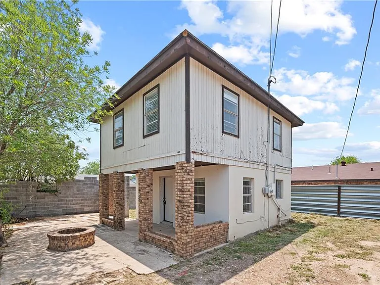 307 S Cox St — Photo 1