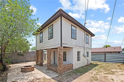 307 S Cox St Photo 1