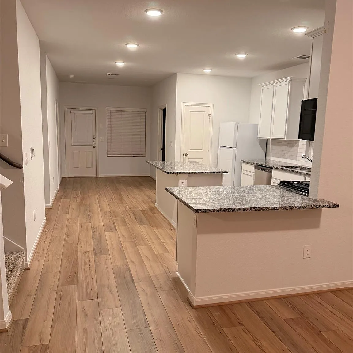 4 bed, 2.5 bath, 2144 sqft, $2,150 — Photo 4