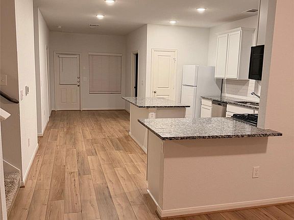 4th image of 196 Zion Dr
