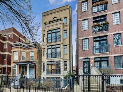 3752 N Fremont St APT 1, Chicago, IL, 60613
