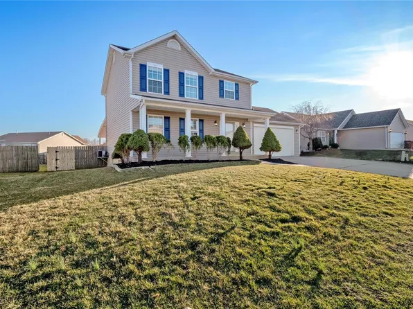 210 Red Leaf Way, Wright City, MO 63390