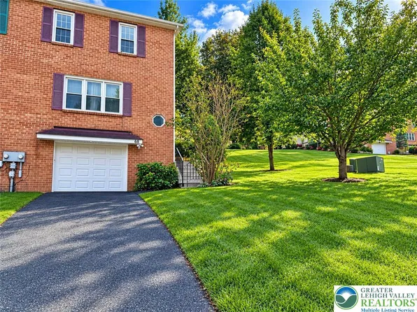 68 Highlands Blvd, Easton, PA 18042