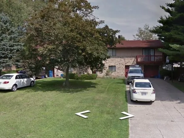 1085 Big Valley Dr, Akron, OH 44319
