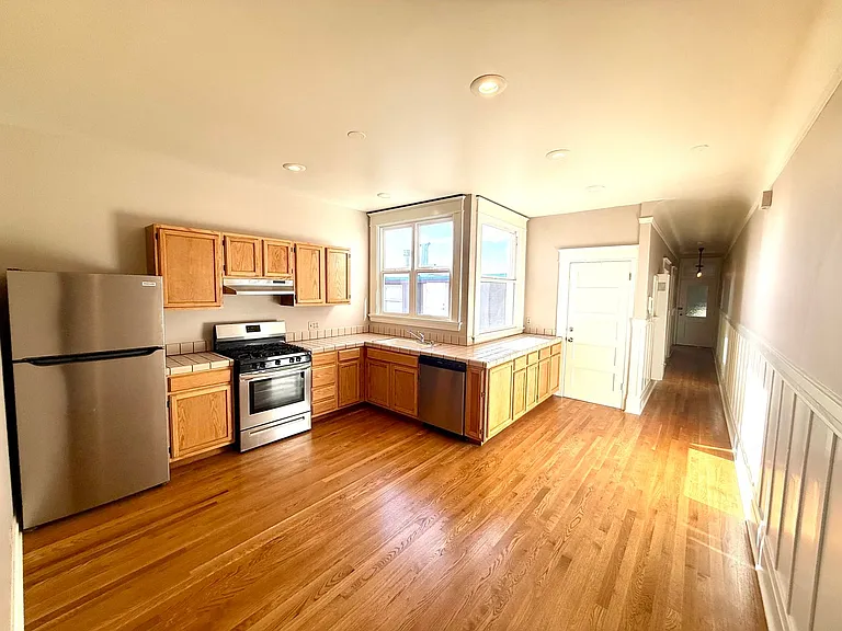 1759 Chestnut St #C — Photo 30