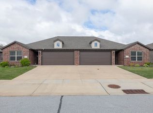 451-453 Barbet Dr, Centerton, AR 72719