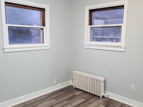 4th image of 374 Campbell Ave #6
