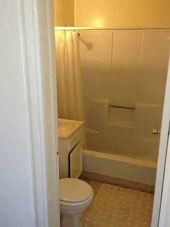 2nd image of 520 S Serrano Ave