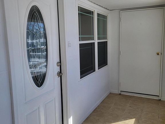 4th image of 880E Balmoral Court