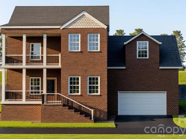 753 Chatsworth Cir, Lenoir, NC 28645