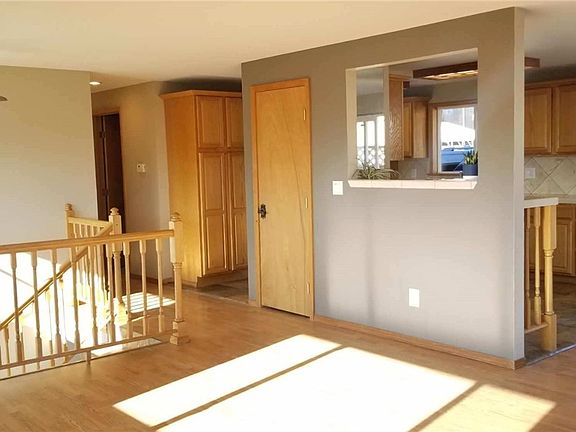 5th image of 609 N Lander Ct