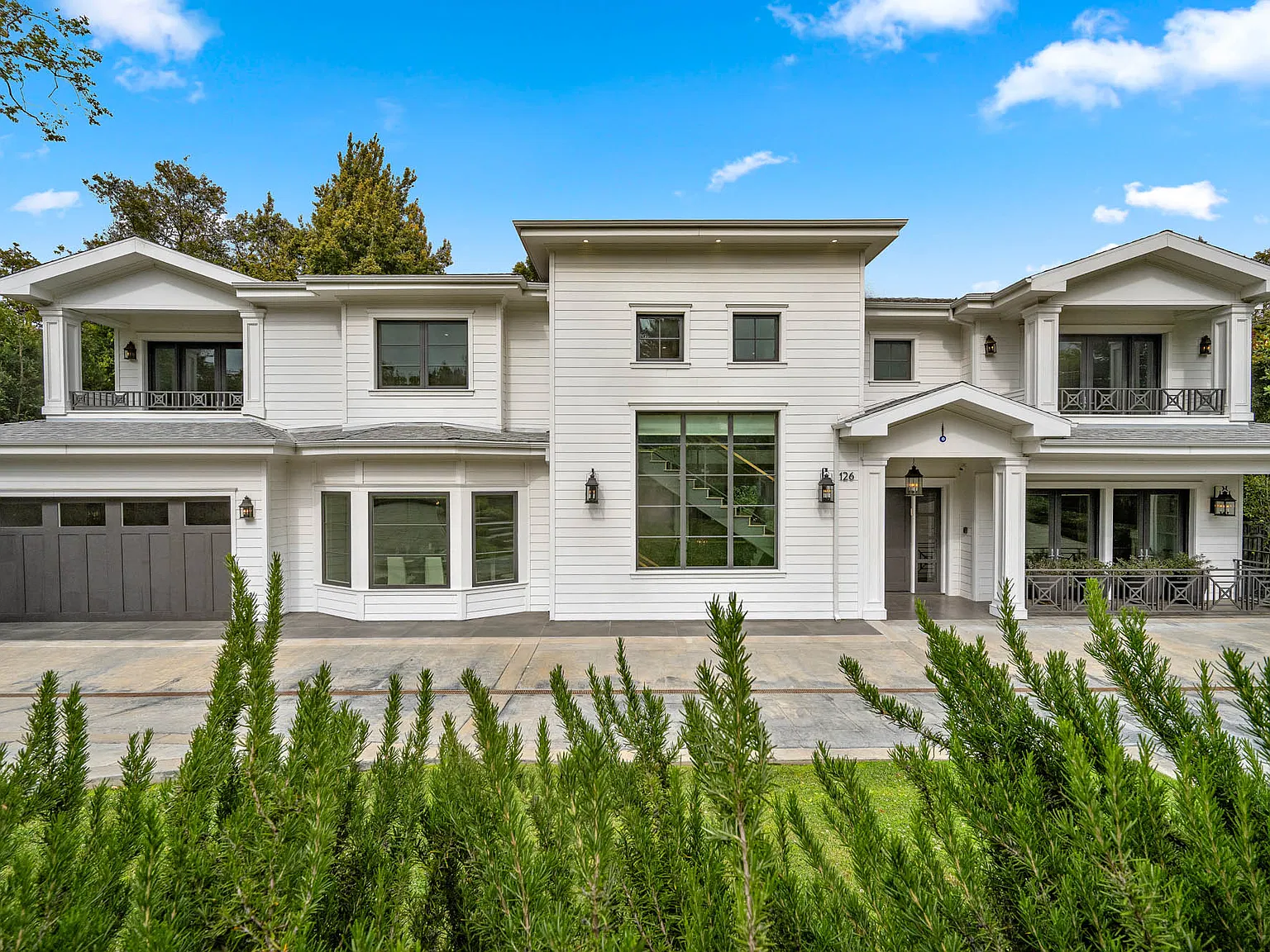 6 bed, 7300 sqft, $65,000 — Photo 2