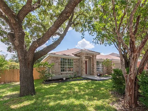 3rd image of 6513 Carisbrooke Ln