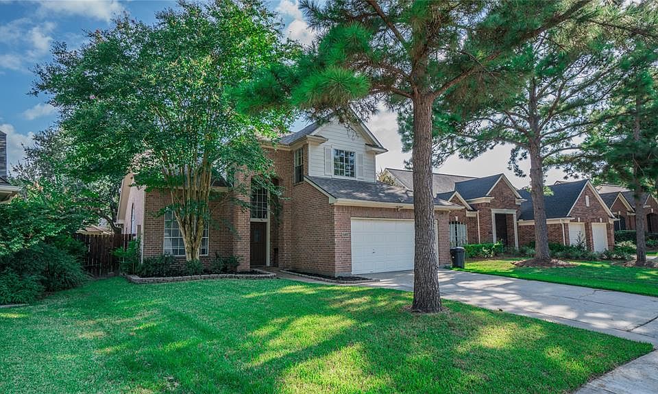 1st image of 15607 Winding Valley Dr