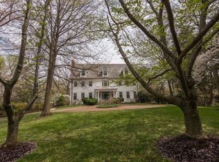 4134 40th St N, Arlington, VA 22207
