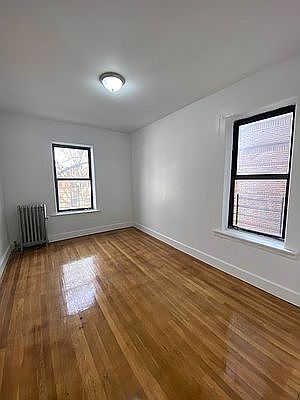 5th image of 144 E 208th St #Grc