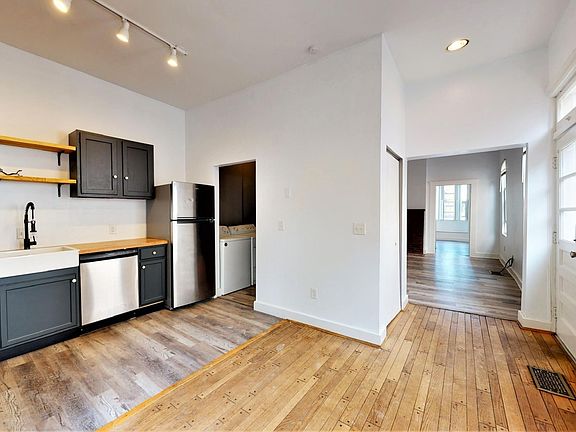 3rd image of 532 Craig St #1