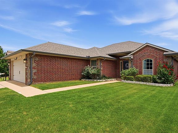 2nd image of 1008 Laurel Creek Dr