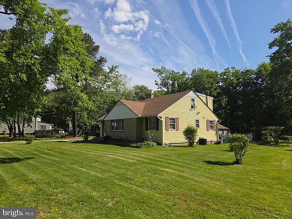 4th image of 305 Bowleys Quarters Rd