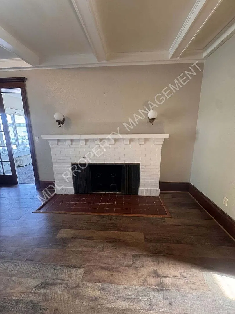 1414 Gratiot — Photo 4